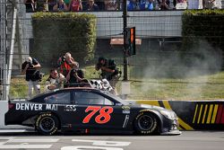 Vencedor: Martin Truex Jr., Furniture Row Racing Chevrolet