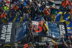 Il vincitore: Martin Truex Jr., Furniture Row Racing Chevrolet