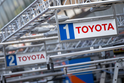 Pits #1 y #2 Toyota Racing