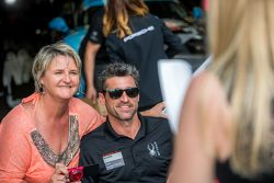 Dempsey Proton Competition: Patrick Dempsey with a fan