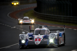 Toyota TS040 Hybrid: Себастьен Буэми, Энтони Дэвидсон, Казуки Накаджима
