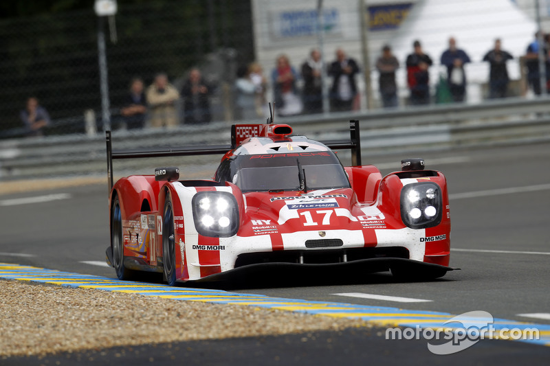 #17 Porsche Team Porsche 919 Hybrid: Timo Bernhard, Mark Webber, Brendon Hartley