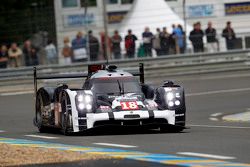 #18 Porsche Team Porsche 919 Hybrid: Romain Dumas, Neel Jani, Marc Lieb