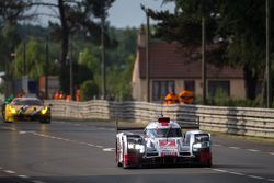 #7 Audi Sport Team Joest Audi R18 e-tron quattro: Marcel Fässler, Andre Lotterer, Benoit Tréluyer