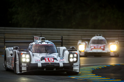 #19 Porsche Team Porsche 919 Hybrid: Nico Hulkenberg, Nick Tandy, Earl Bamber