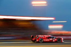 #17 Porsche Team Porsche 919 Hybrid: Timo Bernhard, Mark Webber, Brendon Hartley