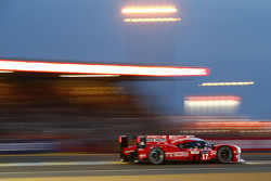#17 Porsche Team Porsche 919 Hybrid: Timo Bernhard, Mark Webber, Brendon Hartley