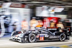 #18 Porsche Team Porsche 919 Hybrid: Romain Dumas, Neel Jani, Marc Lieb