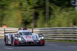 #8 Audi Sport Team Joest Audi R18 e-tron quattro: Lucas di Grassi, Loic Duval, Oliver Jarvis