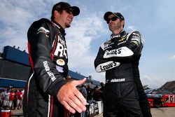 Martin Truex Jr., Furniture Row Racing Chevrolet e Jimmie Johnson, Hendrick Motorsports Chevrolet