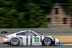 #91 Porsche Team Manthey Porsche 911 RSR : Richard Lietz, Jörg Bergmeister, Michael Christensen