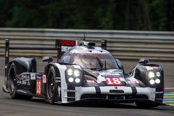 #18 Porsche Team Porsche 919 Hybrid: Romain Dumas, Neel Jani, Marc Lieb