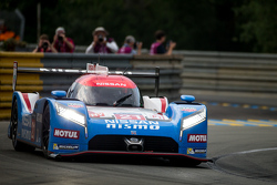 日产车队21号日产GT-R LM NISMO:松田次生、卢卡斯·奥多捏斯、马克·舒尔茨斯基