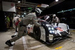 #19 Porsche Team Porsche 919 Hybrid : Nico Hulkenberg, Nick Tandy, Earl Bamber