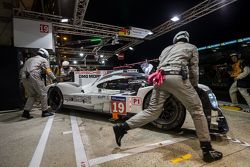 #19 Porsche Team Porsche 919 Hybrid: Nico Hulkenberg, Nick Tandy, Earl Bamber