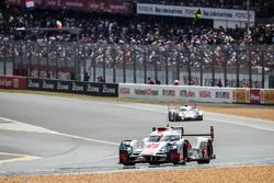 #7 Audi Sport Team Joest Audi R18 e-tron quattro: Marcel Fässler, Andre Lotterer, Benoit Tréluyer