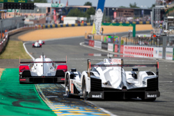 #9 Audi Sport Team Joest Audi R18 e-tron quattro: René Rast, Filipe Albuquerque, Marco Bonanomi Segue de perto o #19 Porsche Team Porsche 919 Hybrid: Nico Hulkenberg, Nick Tandy, Earl Bamber