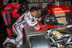 #23 Nissan Motorsports Nissan GT-R LM NISMO: Оливье Пла, Ян Марденборо, Макс Чилтон