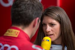 Cyndie Allemann interviewt Loic Duval, Audi Sport Team Joest