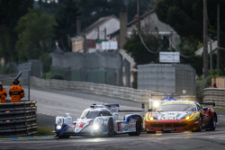 #1 Toyota Racing Toyota TS040 Hybrid: Sébastien Buemi, Anthony Davidson, Kazuki Nakajima e #55 AF Corse Ferrari 458 GTE: Duncan Cameron, Matt Griffin, Alexander Mortimer