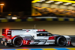 #7 Audi Sport Team Joest Audi R18 e-tron quattro: Marcel Fässler, Andre Lotterer, Benoit Tréluyer
