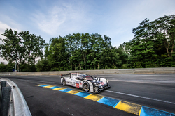 #19 Porsche Team Porsche 919 Hybrid: Нико Хюлькенберг, Ник Тэнди, Эрл Бамбер
