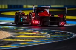 #22 Nissan Motorsports, Nissan GT-R LM NISMO: Harry Tincknell, Alex Buncombe, Michael Krumm