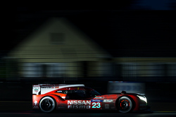 #23 Nissan Motorsports Nissan GT-R LM NISMO: Оливье Пла, Ян Марденборо, Макс Чилтон