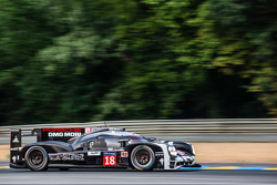 #18 Porsche Team Porsche 919 Hybrid: Romain Dumas, Neel Jani, Marc Lieb