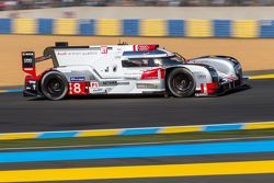 #8 Audi Sport Team Joest Audi R18 e-tron quattro: Lucas di Grassi, Loic Duval, Oliver Jarvis