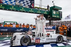 #19 Porsche Team Porsche 919 Hybrid: Нико Хюлькенберг, Эрл Бамбер, Ник Тэнди