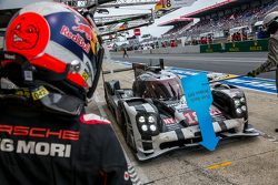 保时捷车队18号保时捷919 Hybrid赛车:罗曼·杜马斯、尼尔·雅尼、马克·里布