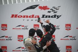 Podium: Race winner Josef Newgarden, CFH Racing Chevrolet, second place Luca Filippi, CFH Racing Chevrolet and third place Helio Castroneves, Team Penske Chevrolet take a selfie