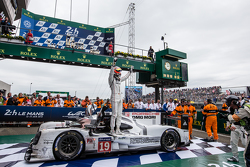 Parc fermé: race winners #19 Porsche Team Porsche 919 Hybrid: Nico Hulkenberg, Nick Tandy, Earl Bamber celebrate