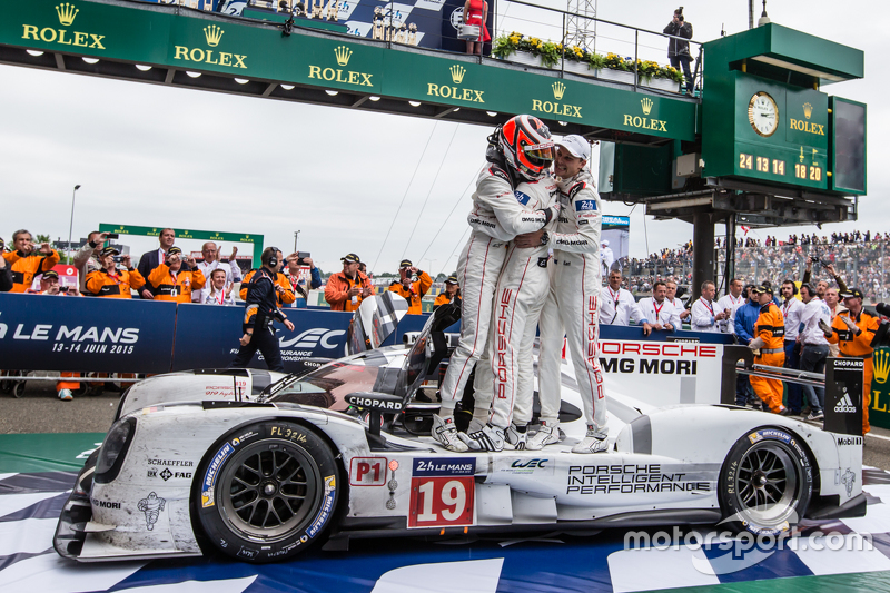 Parc Fermé: 1. #19 Porsche Team, Porsche 919 Hybrid: Nico Hülkenberg, Nick Tandy und Earl Bamber fei