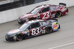 Matt DiBenedetto, BK Racing Toyota y Jeb Burton, BK Racing Toyota