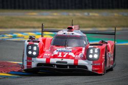 #17 Porsche Team Porsche 919 Hybrid : Timo Bernhard, Mark Webber, Brendon Hartley
