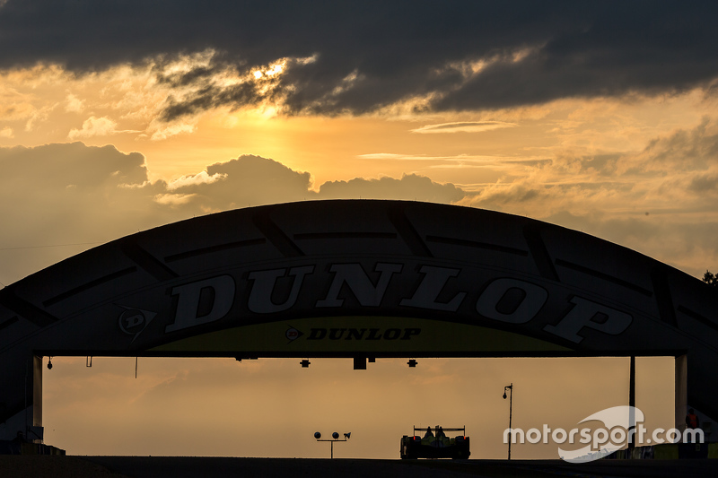 Amanecer en el puente Dunlop con nubes