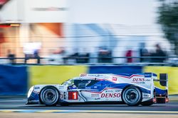 #1 Toyota Racing Toyota TS040 Hybrid : Sébastien Buemi, Anthony Davidson, Kazuki Nakajima