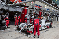 Pit stop for #8 Audi Sport Team Joest Audi R18 e-tron quattro: Lucas di Grassi, Loic Duval, Oliver Jarvis