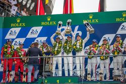 LMP1 podium: class and overall winners Porsche Team: Nico Hulkenberg, Nick Tandy, Earl Bamber, second place Porsche Team: Timo Bernhard, Mark Webber, Brendon Hartley, third place Audi Sport Team Joest Audi R18 e-tron quattro: Marcel Fässler, Andre Lotterer, Benoit Tréluyer