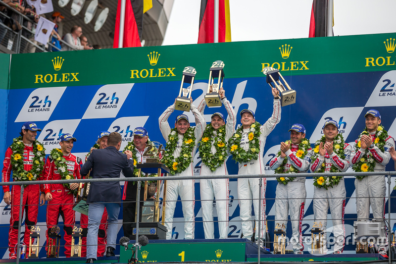 LMP1 podium: class and overall winners Porsche Team: Nico Hulkenberg, Nick Tandy, Earl Bamber, second place Porsche Team: Timo Bernhard, Mark Webber, Brendon Hartley, third place Audi Sport Team Joest Audi R18 e-tron quattro: Marcel Fässler, Andre Lotterer