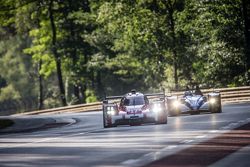 #17 Porsche Team Porsche 919 Hybrid: Timo Bernhard, Mark Webber, Brendon Hartley