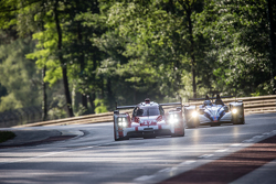 #17 Porsche Team Porsche 919 Hybrid: Timo Bernhard, Mark Webber, Brendon Hartley