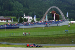 Карлос Сайнс мл., Scuderia Toro Rosso STR10