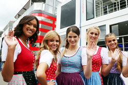 Formula Una girls