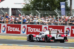 #8 Audi Sport Team Joest Audi R18 e-tron quattro: Lucas di Grassi, Loic Duval, Oliver Jarvis