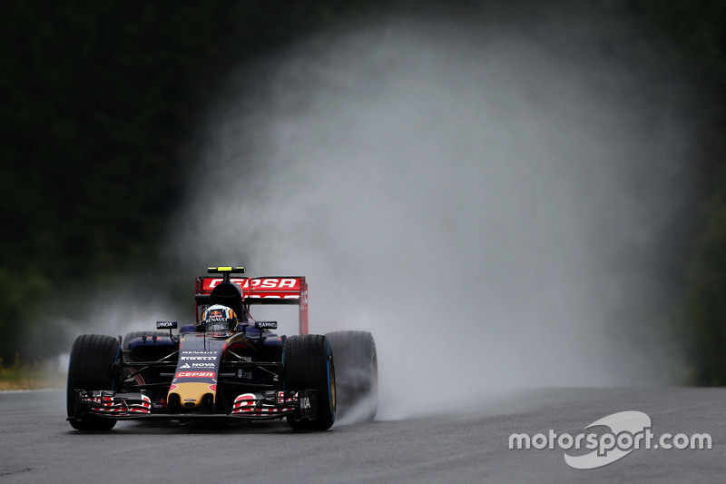 Carlos Sainz Jr., Scuderia Toro Rosso STR10