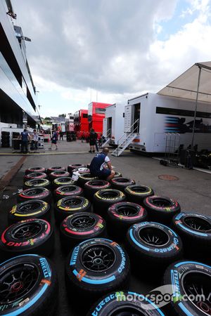 Neumáticos Pirelli lavados por los mecánicos de Williams