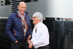 Donald Mackenzie, CVC Capital Partners avec Bernie Ecclestone,